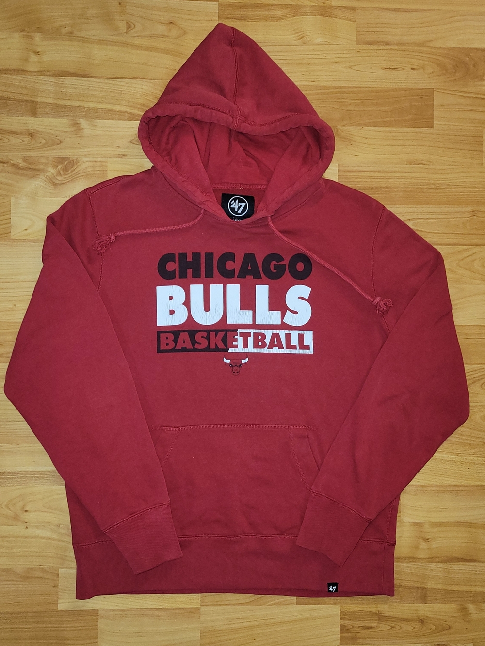 47 Brand Chicago Bulls NBA Red Longsleeve Activewear Hoodie Sweatshirt, Large
